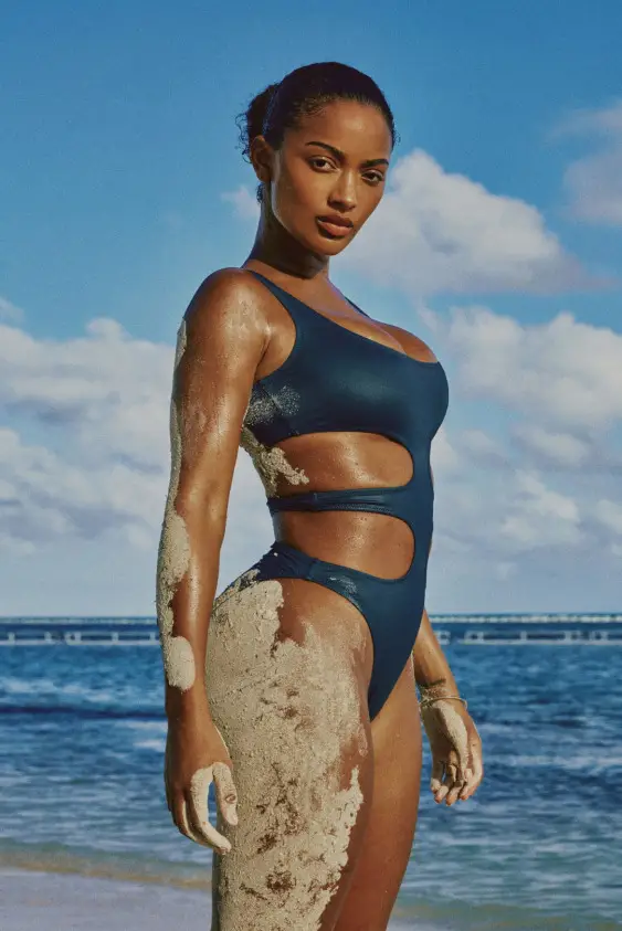 کیم کارداشیان ، بیکینی و لباس شنا